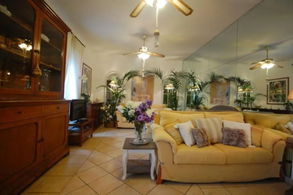 Domus - Luxury New Opening Apartment Rome 0*,